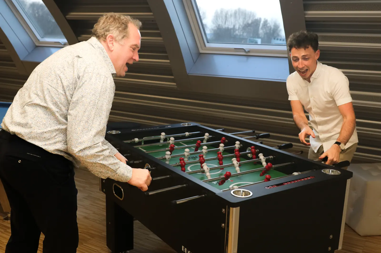 Thorsten Neumann und Christian Haselsberger beim Tischfußball